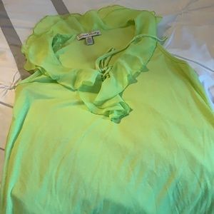 Sleeveless woman’s top.